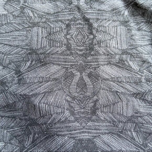Lululemon Savasana Wrap coal/black pencil sketch size 6 - Picture 5 of 7